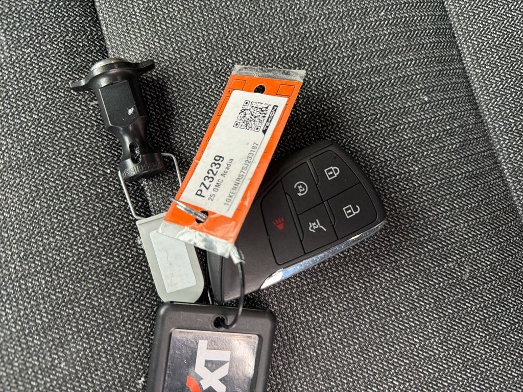 2025 GMC Acadia Elevation CARBRAVO CERTIFIED!