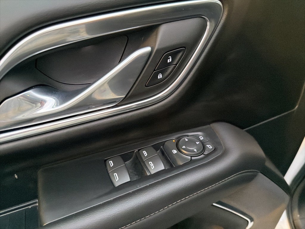 2023 GMC Yukon SLE CARBRAVO!