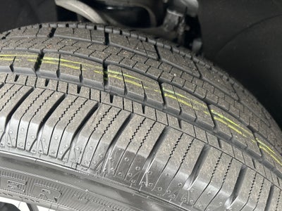 2023 GMC Yukon SLT CARBRAVO!