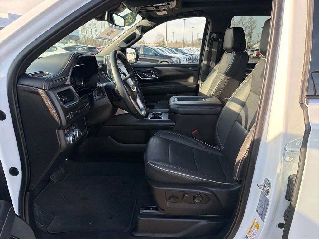 2023 GMC Yukon SLT CARBRAVO!