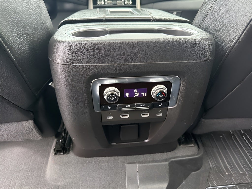 2022 GMC Yukon XL Denali CARBRAVO!