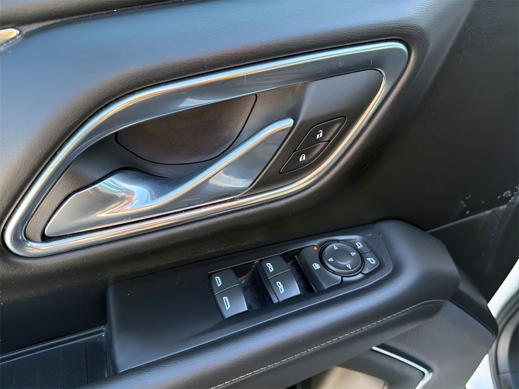 2023 Chevrolet Tahoe LS CARBRAVO!