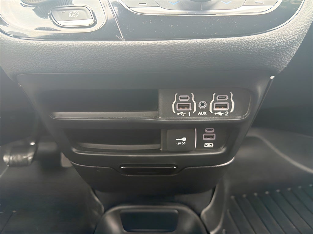 2022 Chrysler Pacifica Touring L CARBRAVO!