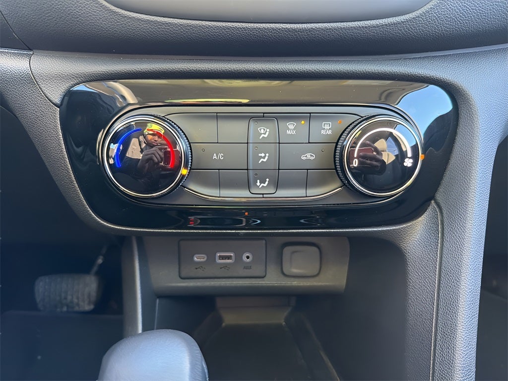 2023 Buick Encore GX Preferred CARBRAVO!