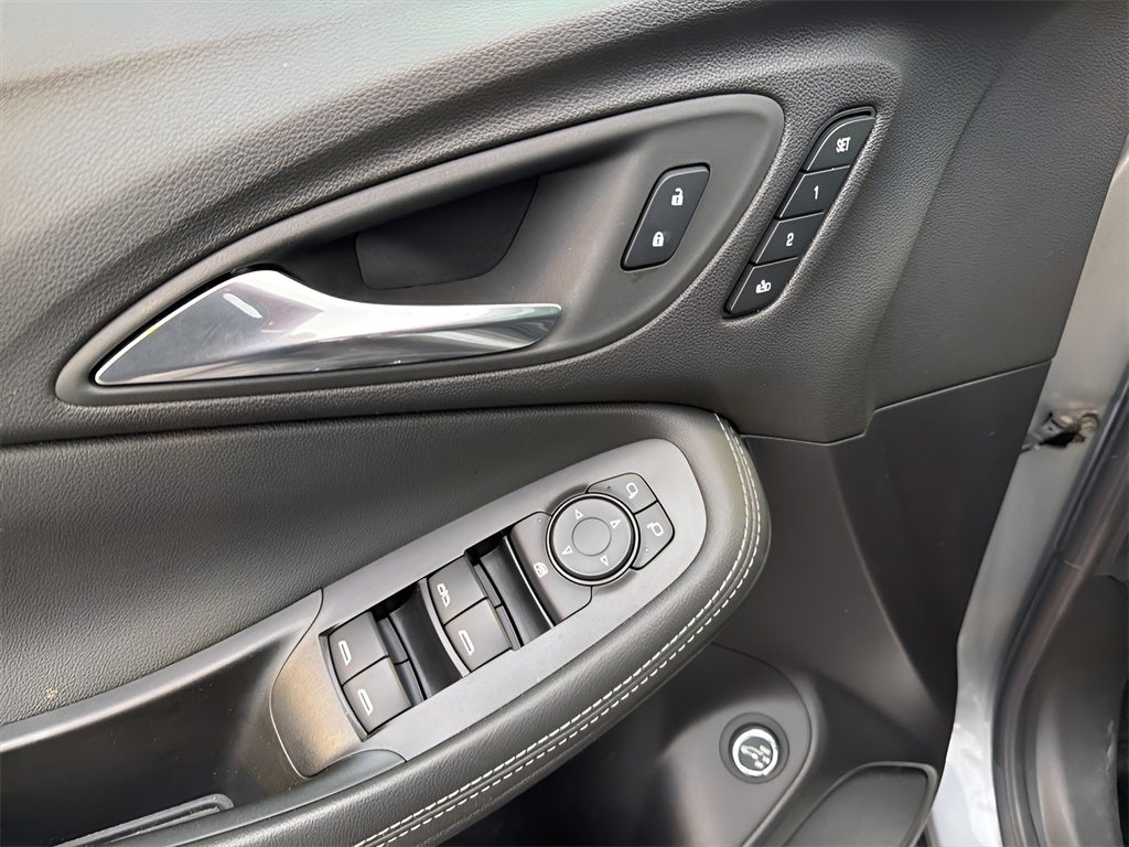 2023 Buick Encore GX Essence CARBRAVO!