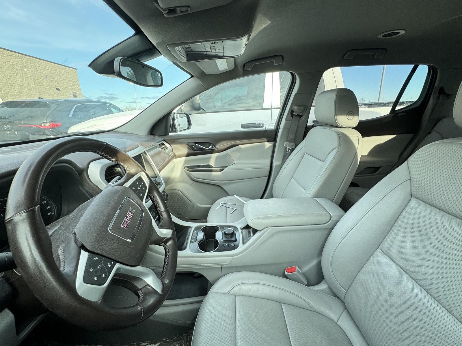 2023 GMC Acadia SLT