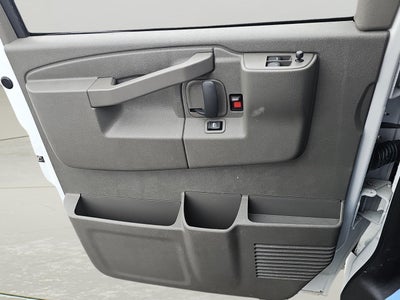2025 Chevrolet Express Passenger LT