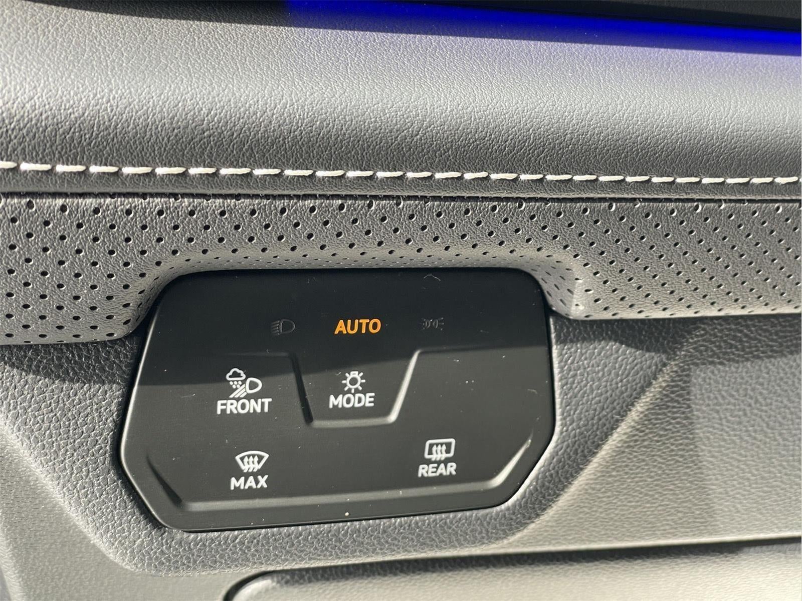 2024 Volkswagen Atlas Cross Sport 2.0T SEL R-Line