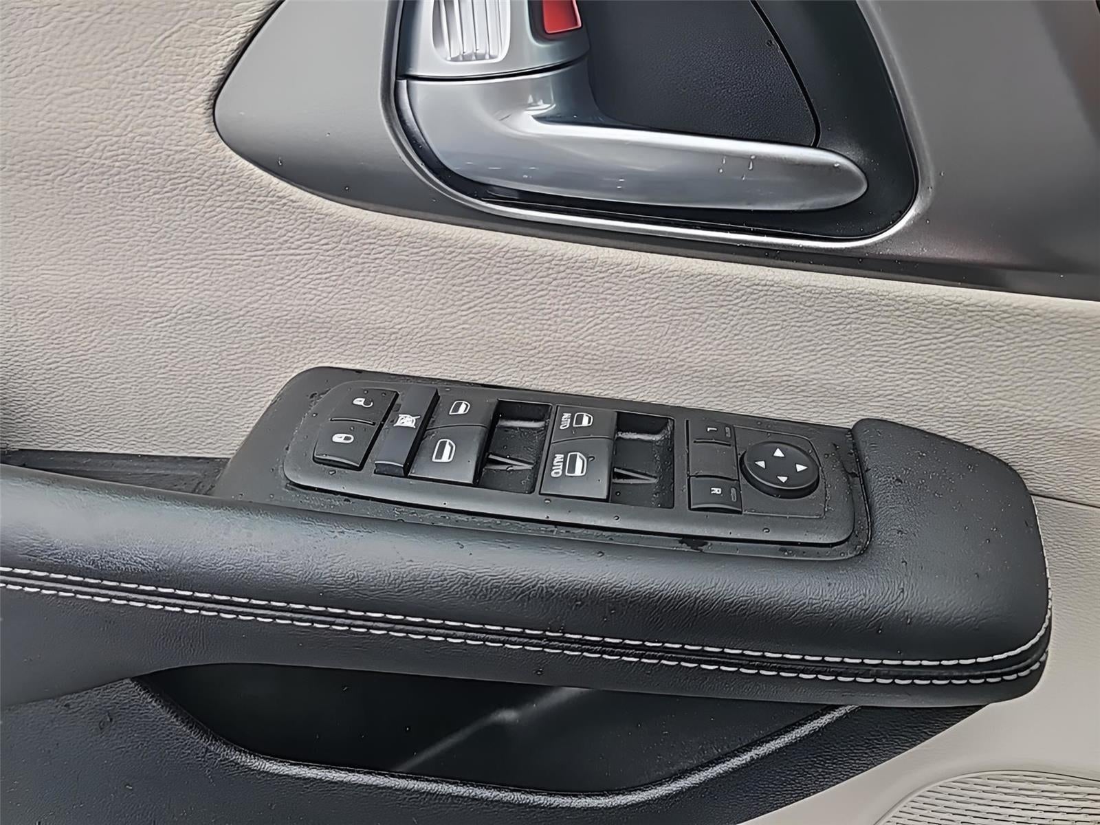 2024 Chrysler Pacifica Touring L Fresh Trade! Remote Start, Power Rear Doors, Power