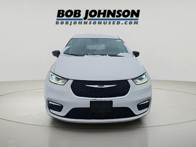 2024 Chrysler Pacifica Touring L Fresh Trade! Remote Start, Power Rear Doors, Power