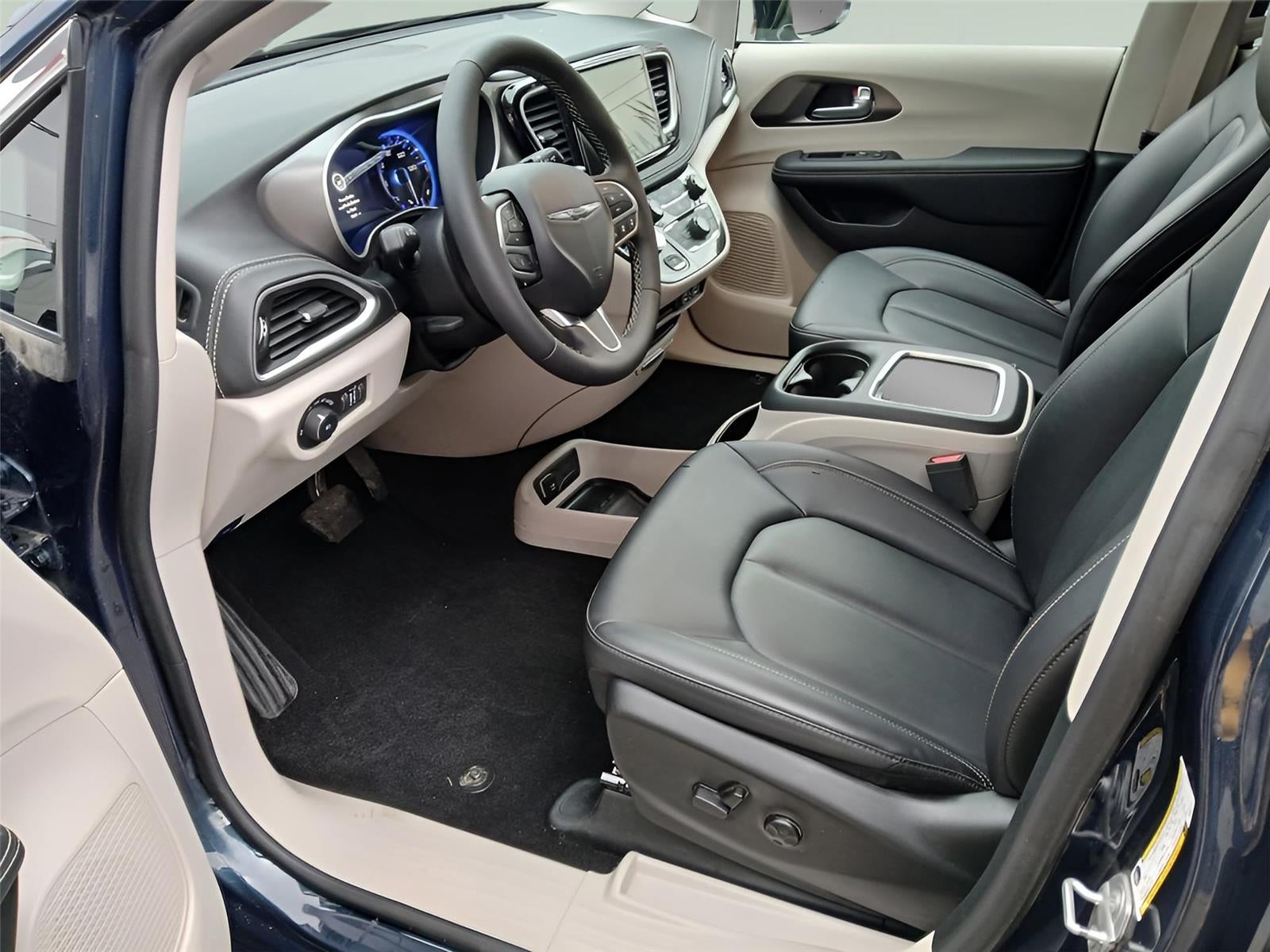 2024 Chrysler Pacifica Touring L **SMART BUY $575/Monthly**