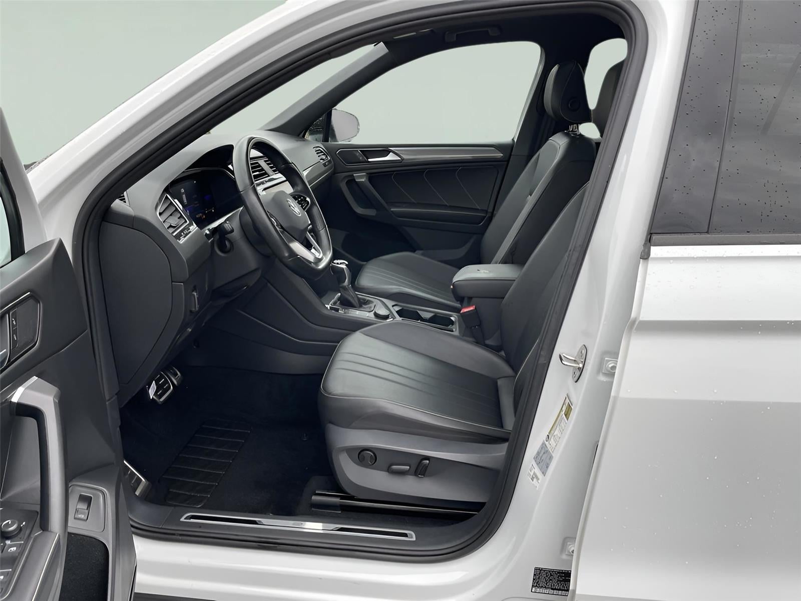 2022 Volkswagen Tiguan SE R-Line Black