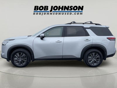 2022 Nissan Pathfinder SV