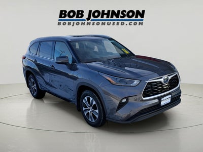 2022 Toyota Highlander Hybrid XLE