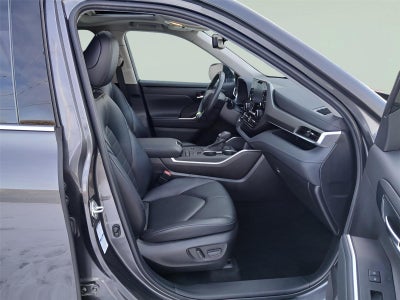 2022 Toyota Highlander Hybrid XLE