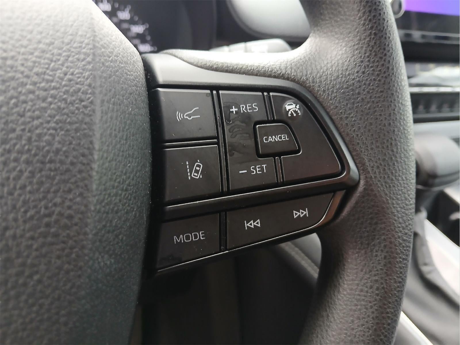 2025 Toyota Sienna LE 8-Passenger