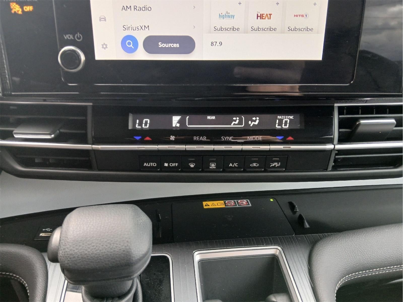 2025 Toyota Sienna LE 8-Passenger