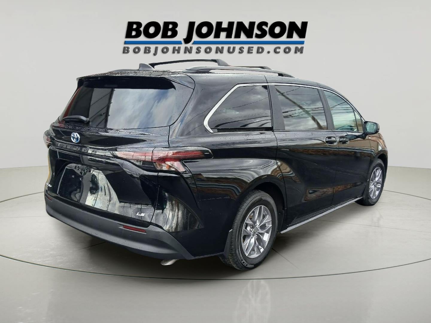 2025 Toyota Sienna LE 8-Passenger