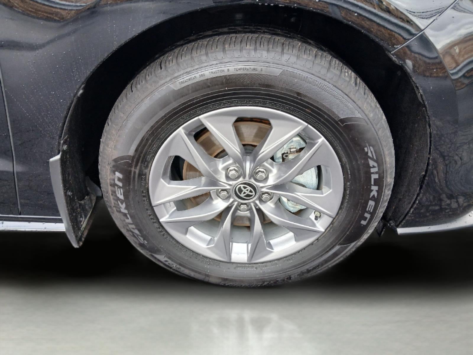 2025 Toyota Sienna LE 8-Passenger