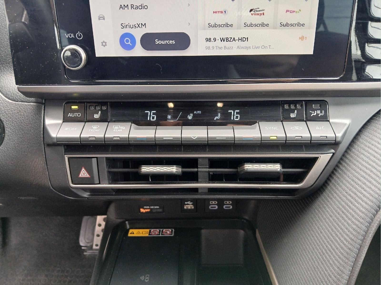 2025 Toyota Camry SE AWD
