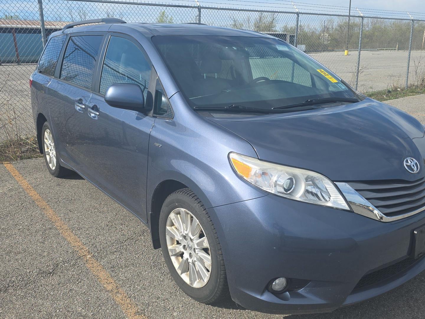 2016 Toyota SIENNA XLE 3.5L XLE 7-Passenger