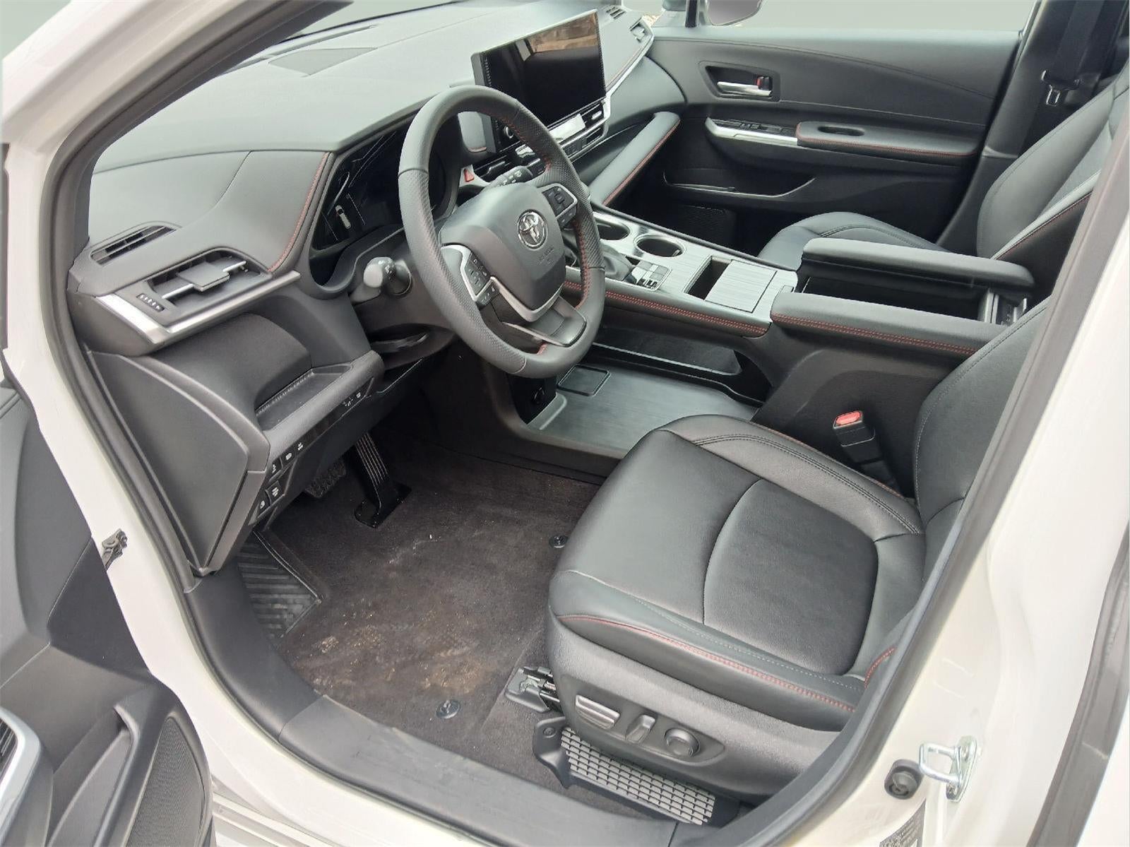 2025 Toyota SIENNA XSE AWD XSE