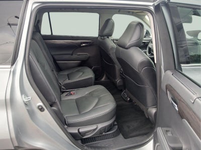 2021 Toyota Highlander Hybrid Platinum