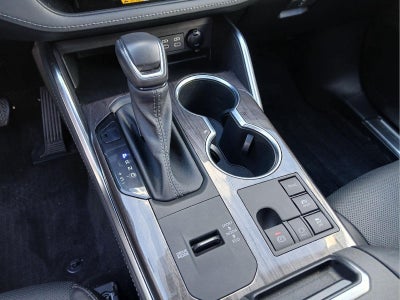2023 Toyota Highlander Hybrid Platinum