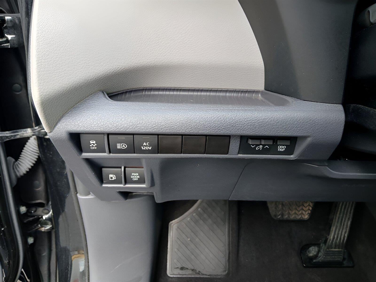 2023 Toyota Sienna XLE 7-Passenger