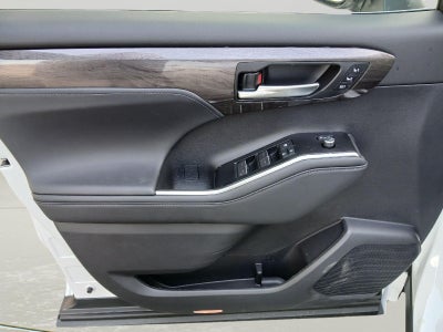 2026 Toyota Highlander Hybrid Limited