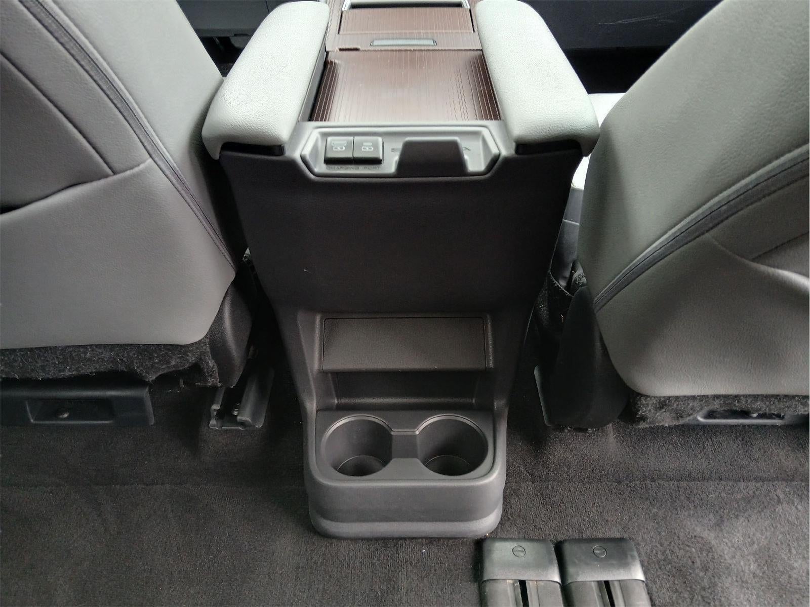 2024 Toyota SIENNA XLE MINIVAN