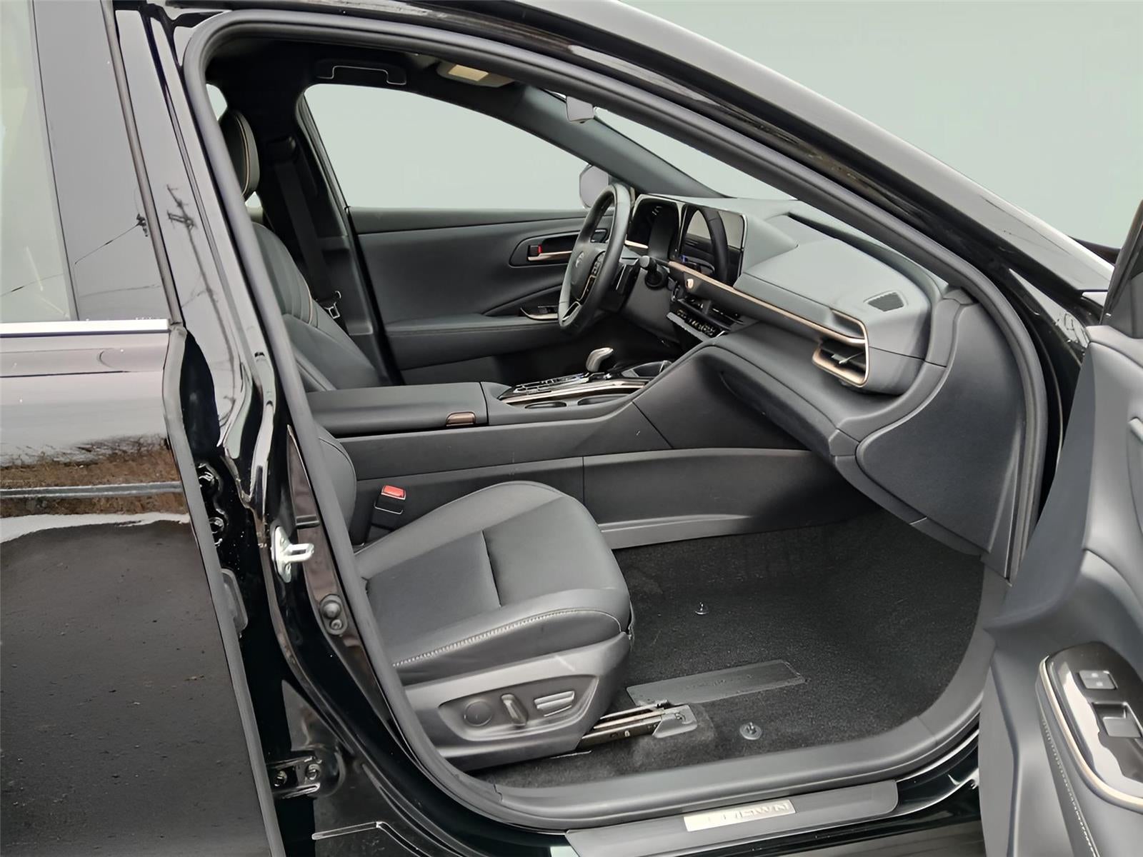 2025 Toyota CROWN SIGNIA XLE **FLEX BUY $550/Monthly**