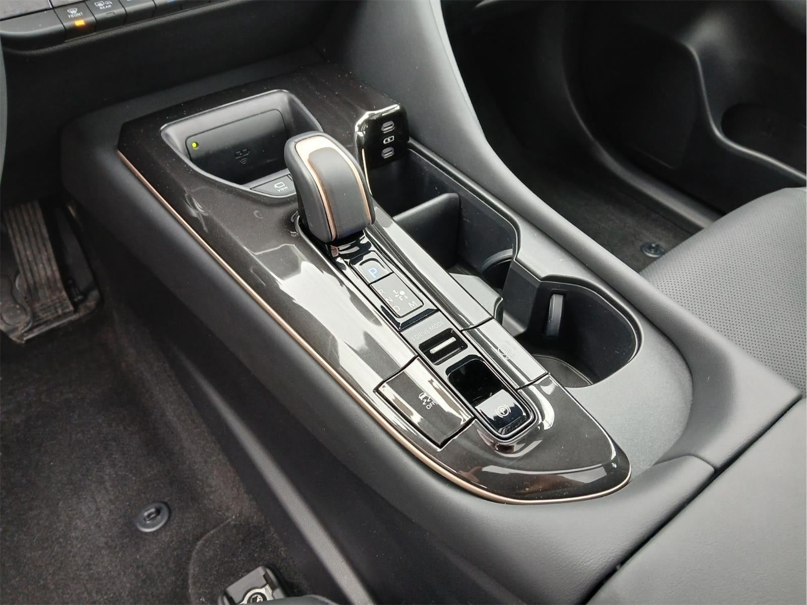 2025 Toyota CROWN PLATINUM AWD