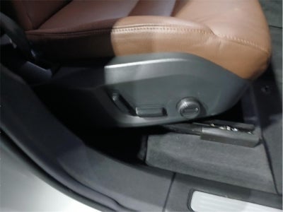 2023 Volvo XC60 Plus Dark Theme