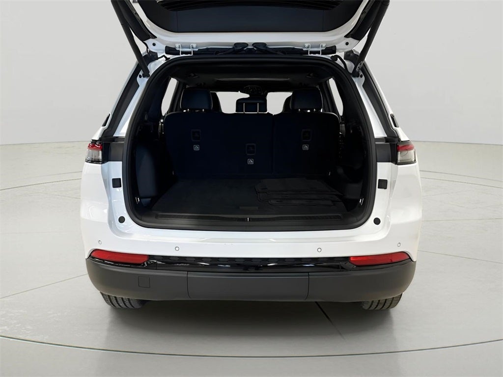 2023 Jeep Grand Cherokee Altitude CarBravo Certified