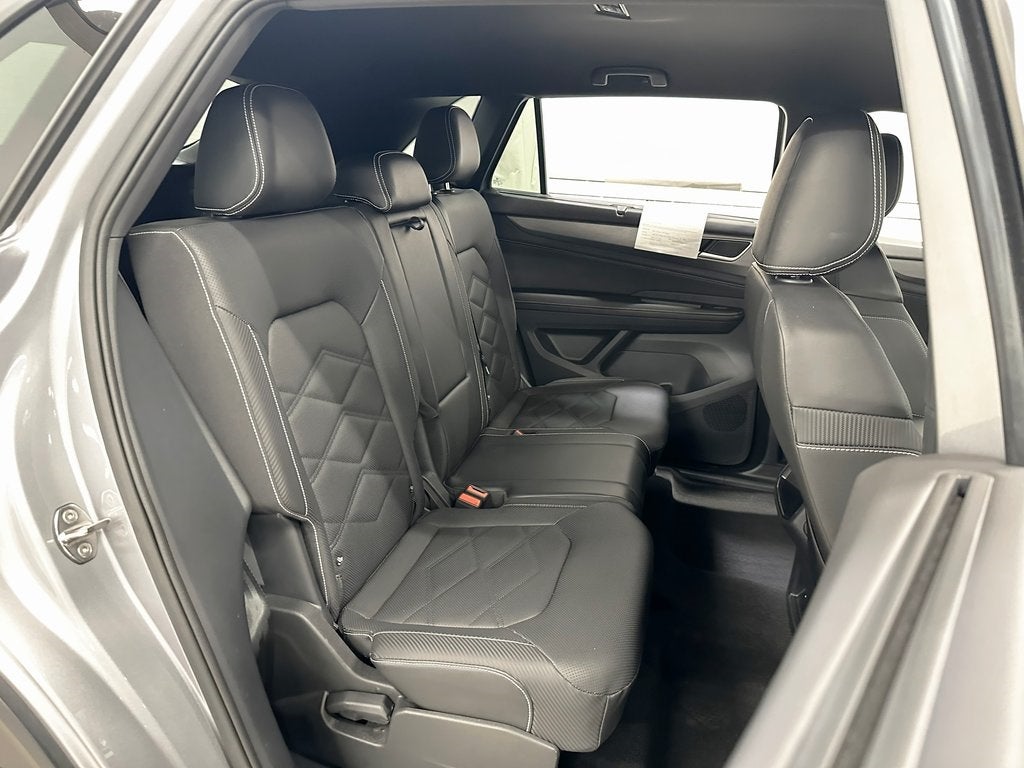 2025 Volkswagen Atlas Cross Sport 2.0T SE w/Technology CarBravo Certified