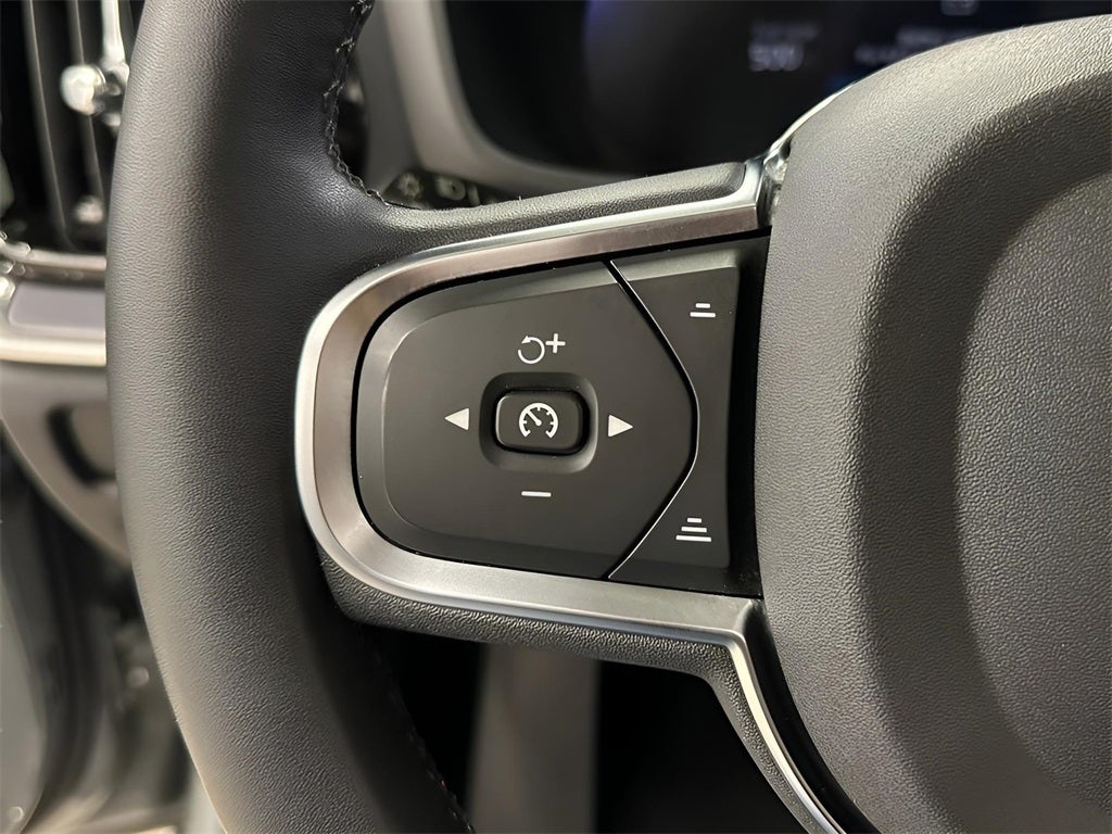 2025 Volvo S60 B5 Core CarBravo