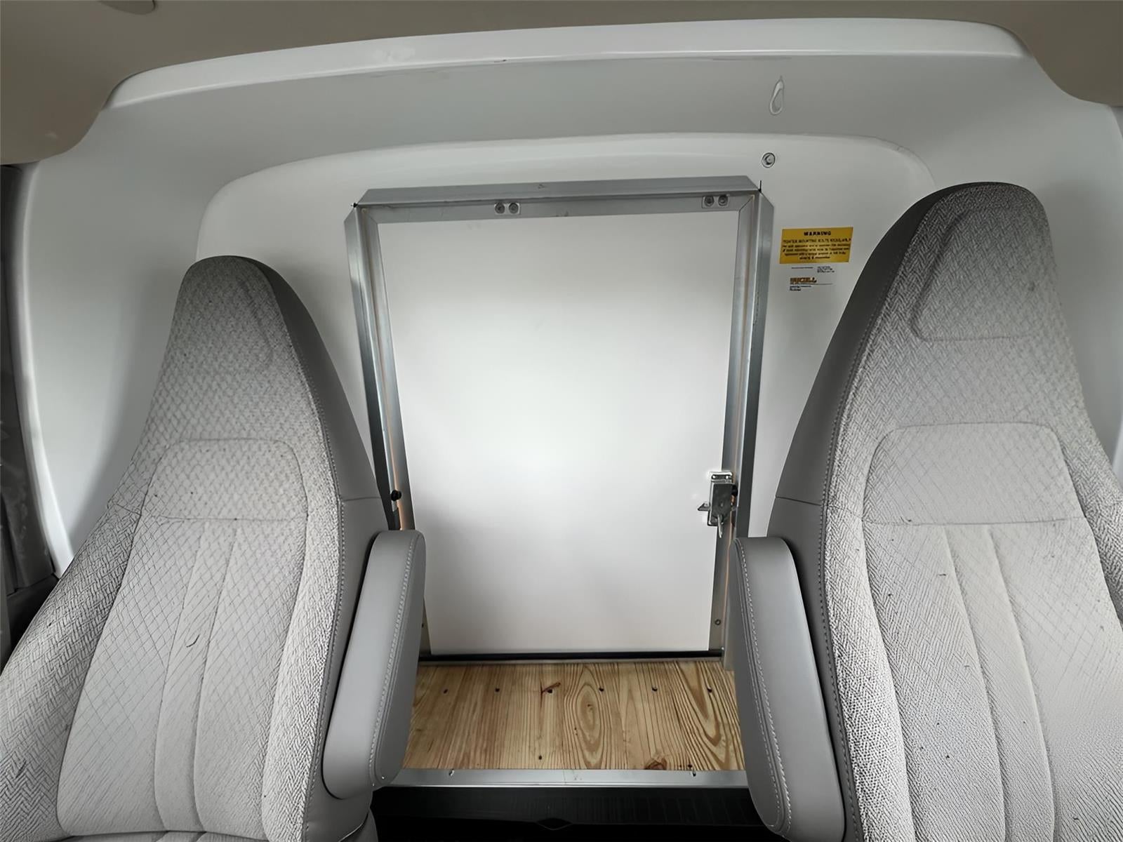 2025 Chevrolet Express Cutaway 3500 1WT