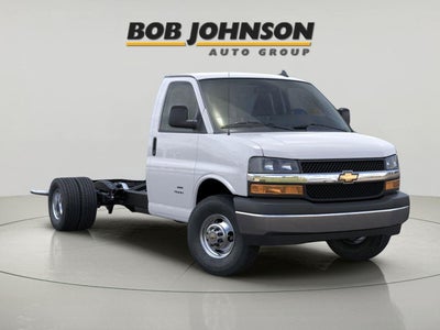 2025 Chevrolet Express Cutaway 3500 1WT