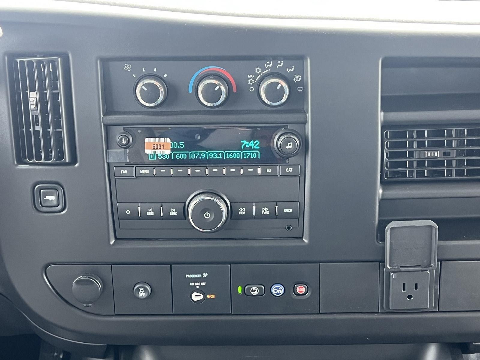 2026 Chevrolet Express Cutaway 3500 1WT