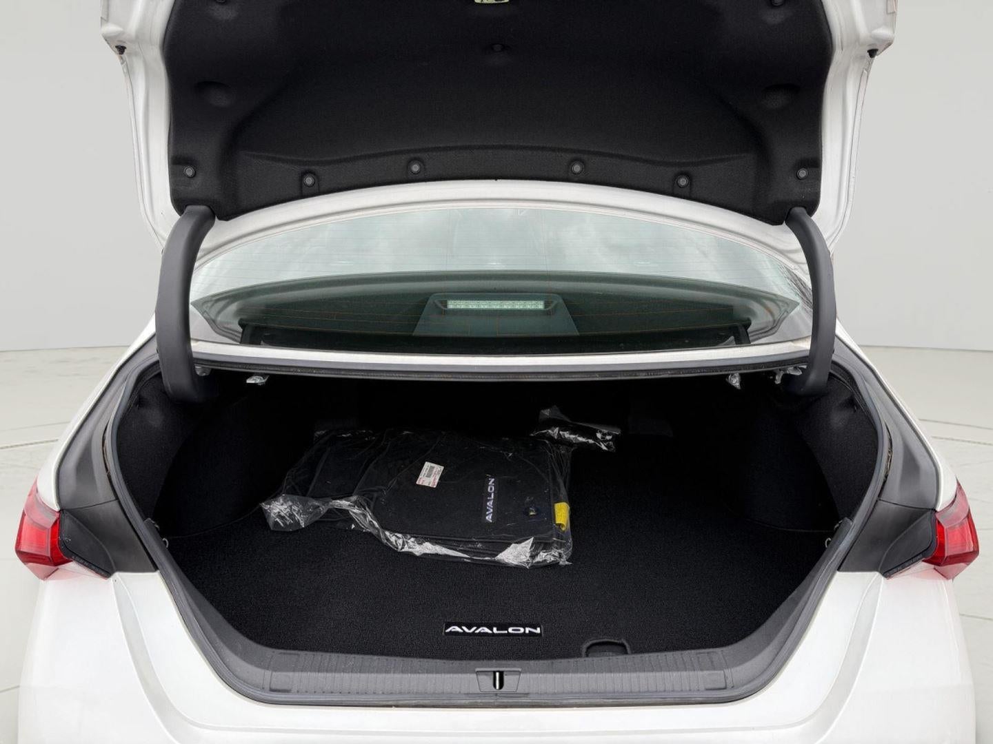 2019 Toyota Avalon SEDAN