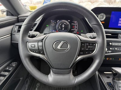 2024 Lexus ES 300h SEDAN