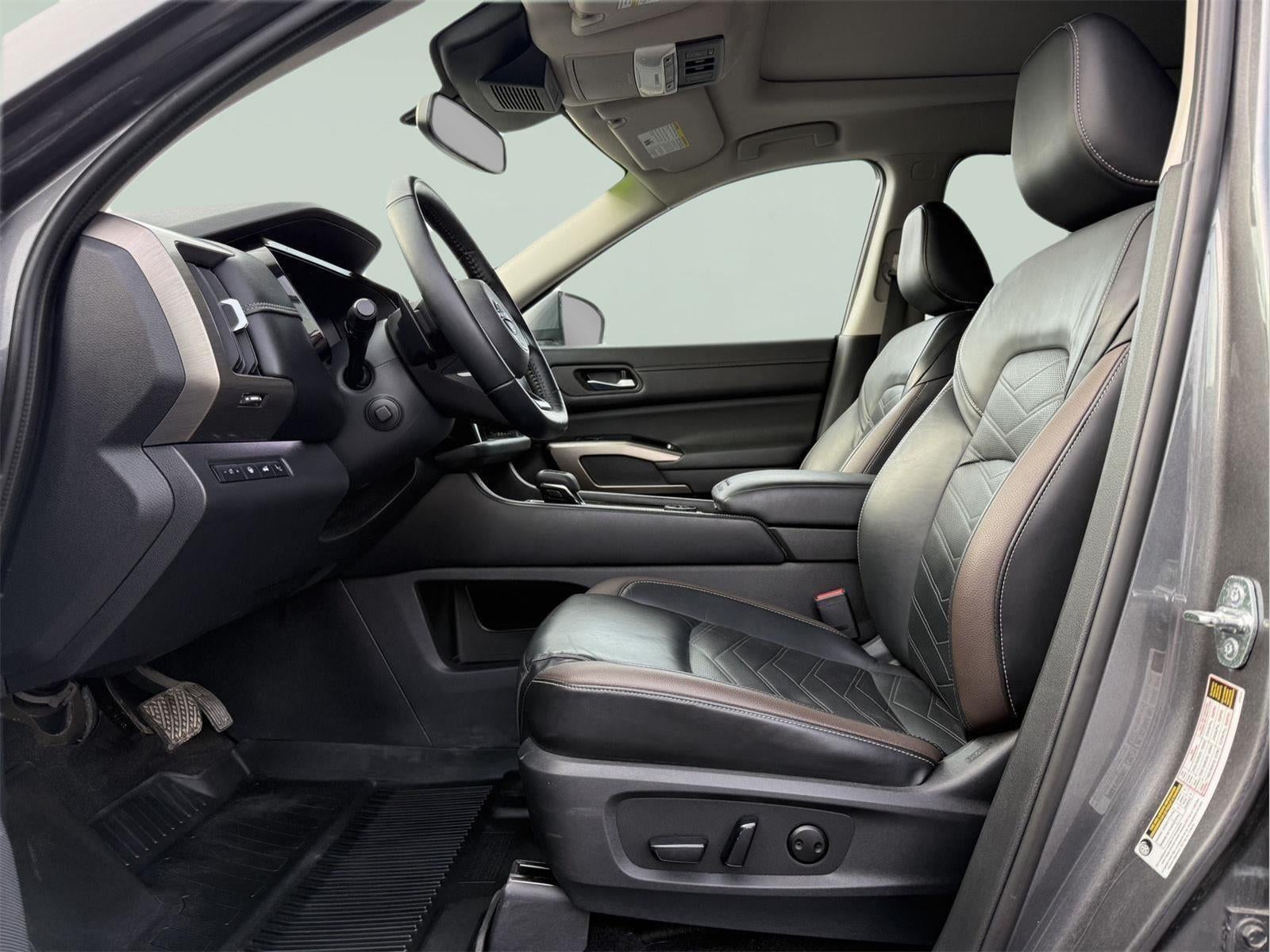 2022 Nissan Pathfinder Platinum