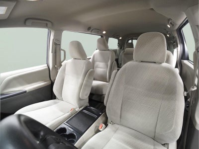 2018 Toyota Sienna LE Auto Access Seat