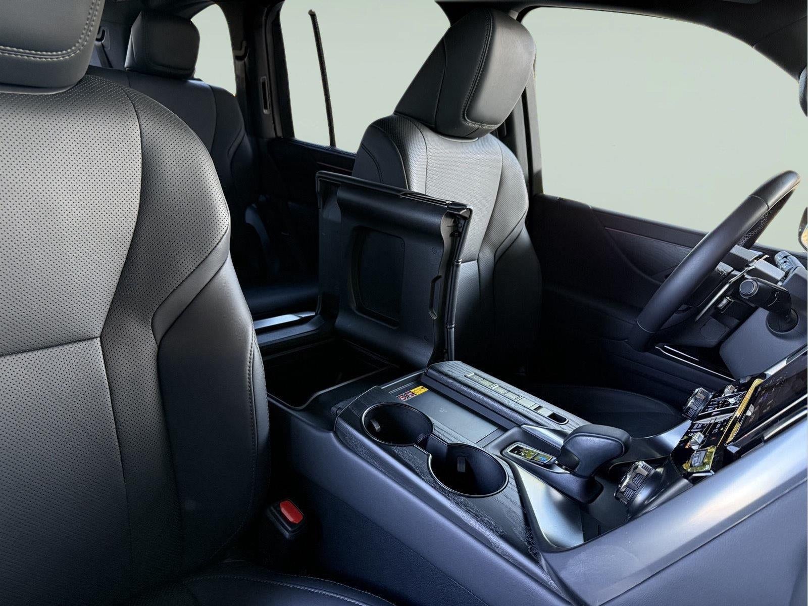 2025 Lexus LX 700h OVERTRAIL