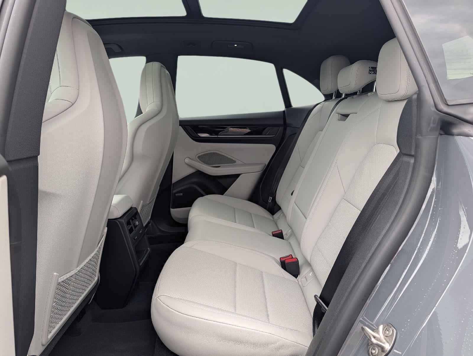 2025 Porsche Macan Electric 4