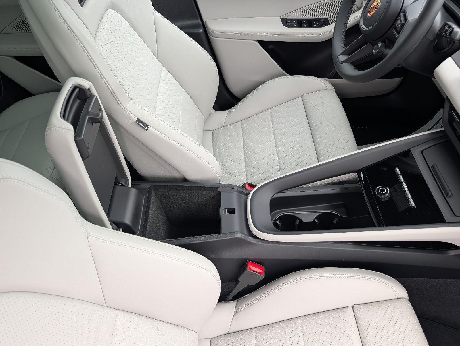 2025 Porsche Macan Electric 4
