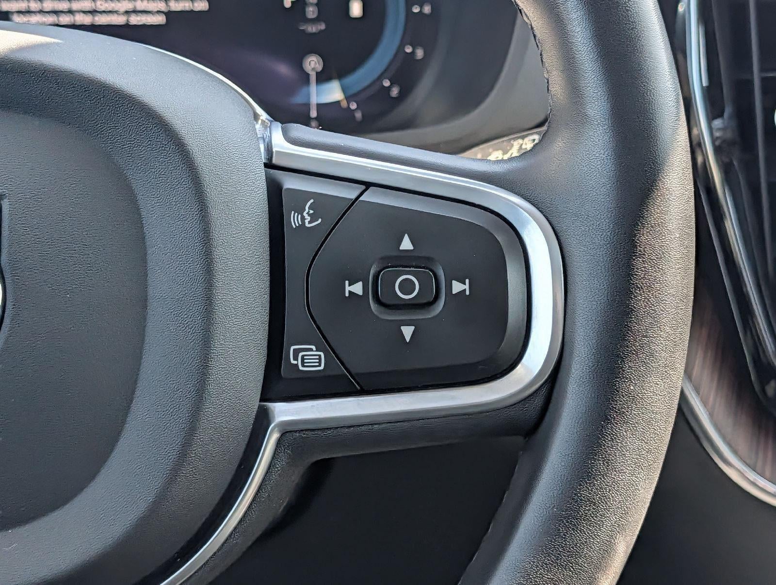 2022 Volvo XC60 Momentum