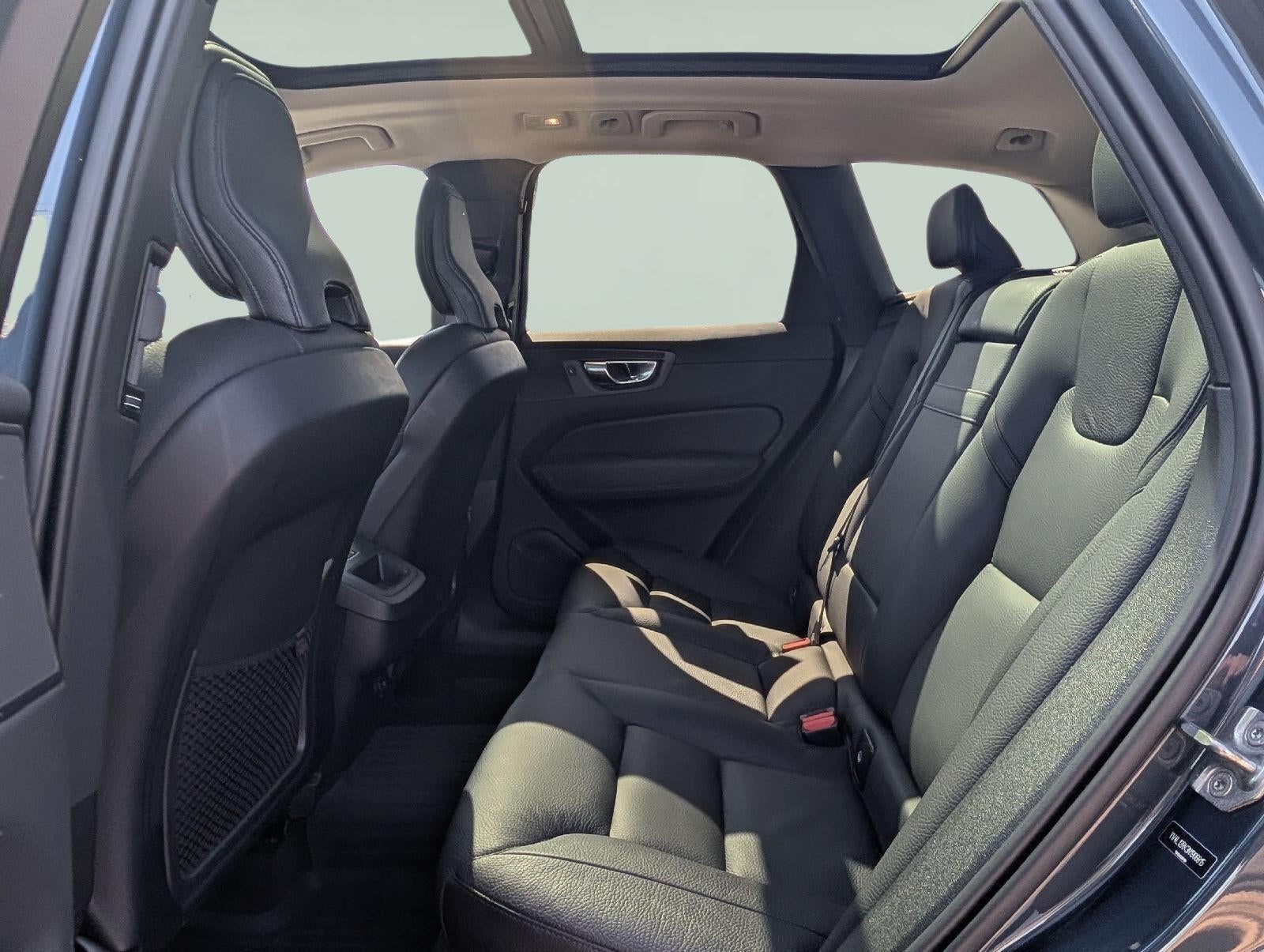 2022 Volvo XC60 Momentum