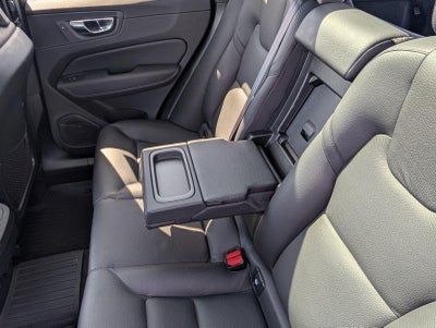 2022 Volvo XC60 Momentum